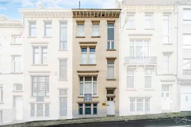 Huis te koop Ukkel 4-5 slaapkamers tuin professioneel gebruik