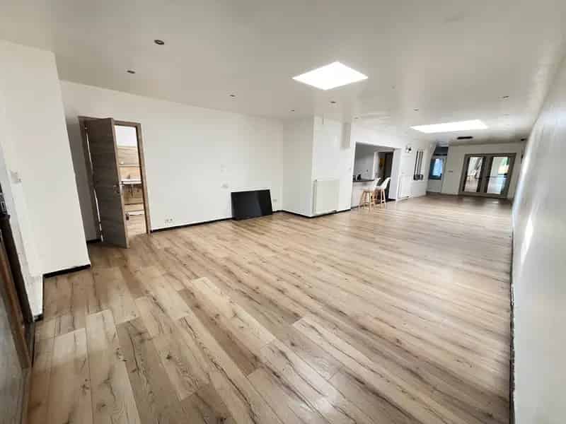 Huis te koop 7 slaapkamers Ruime woning Moderne keuken Zuidgerichte tuin Garage