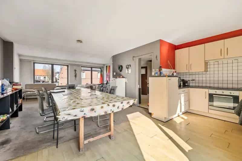 Handelshuis te koop in Sombeke