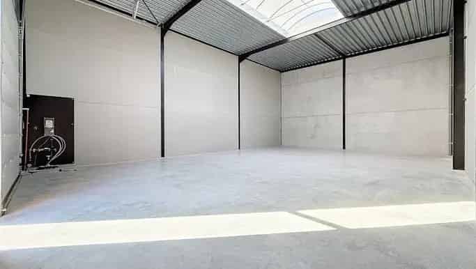 Magazijn te Huur Izegem 170m²