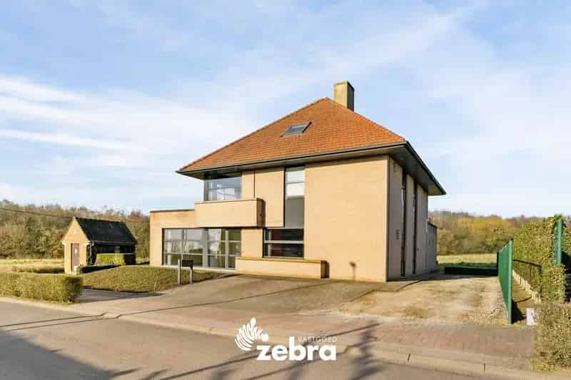 Kantoorruimte met Duplex Appartement te huur Tielt