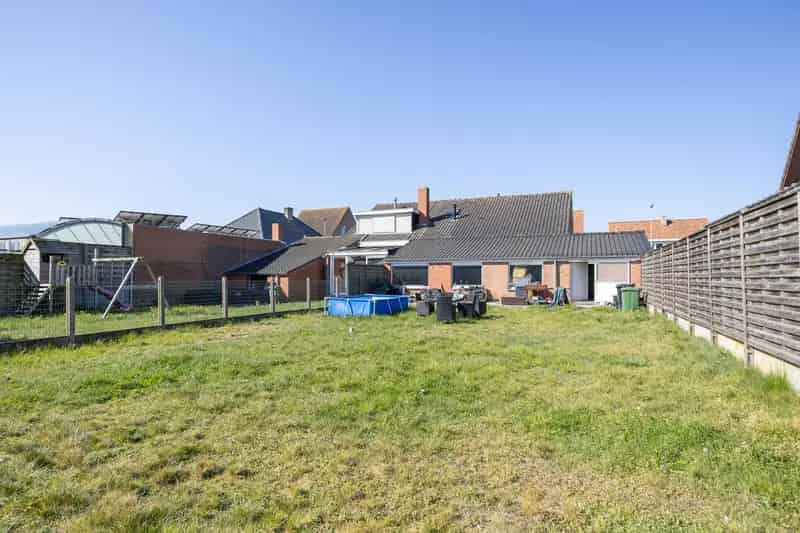 Te renoveren halfopen woning 481m² Adinkerke