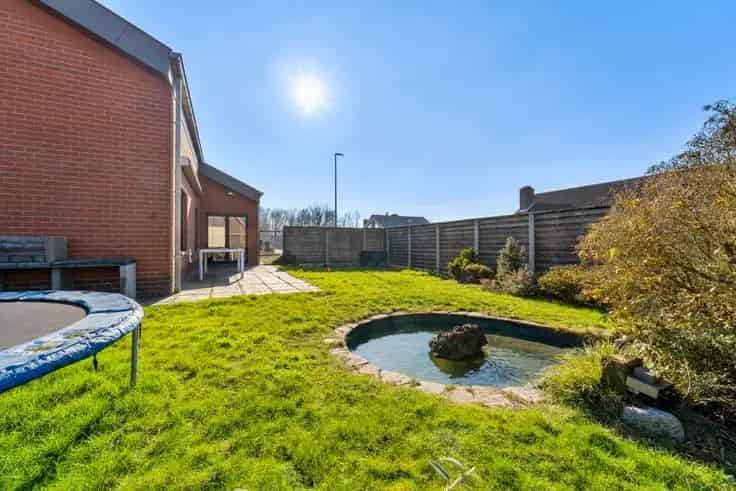 Huis Te Koop Wevelgem: Instapklare Villa met 3 slaapkamers
