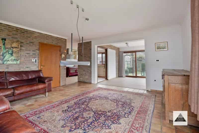 Ruime woning met praktijkruimtes te koop