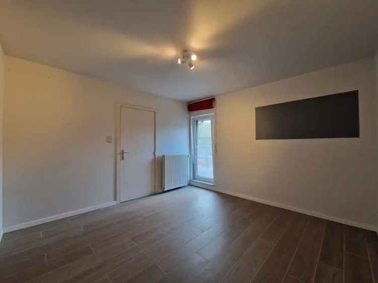 Ruime woning 3 slaapkamers uitstekende ligging