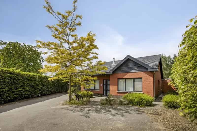 Gelijkvloerse woning te koop Assent 3 slaapkamers 2 garages