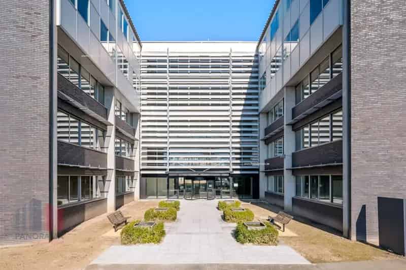 Kantoren te huur Axxes Business Park Merelbeke 691m²