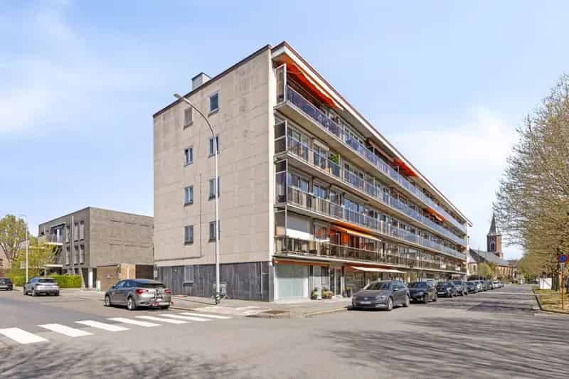 Appartement te koop Gullegem: 2 slaapkamers, garage, centrum