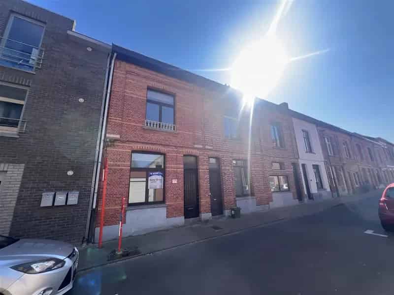 Te renoveren stadswoning nabij Oude Kaai