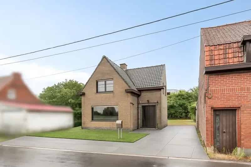 Gezellige alleenstaande woning met zonnige tuin te koop Wielsbeke