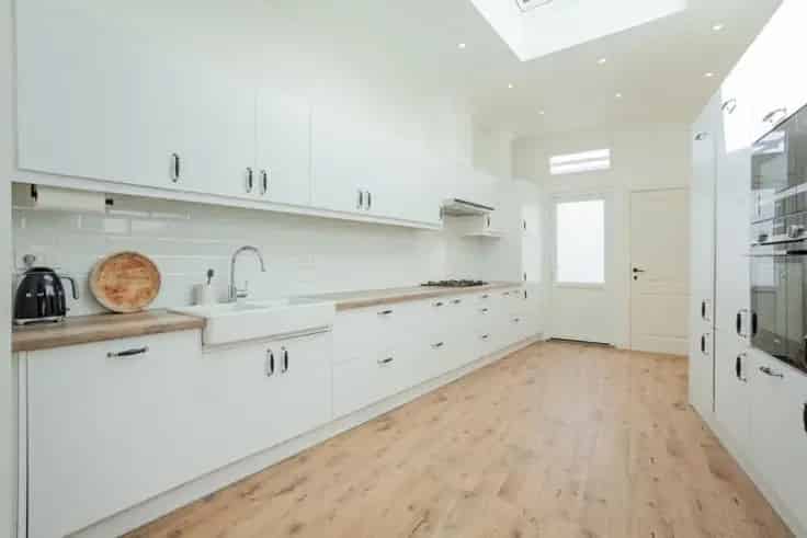 Huis Te Koop Instapklare woning met koer nabij Bourgoyen-Ossemeersen