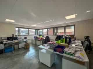 Kantoor te koop Bouge 325m²