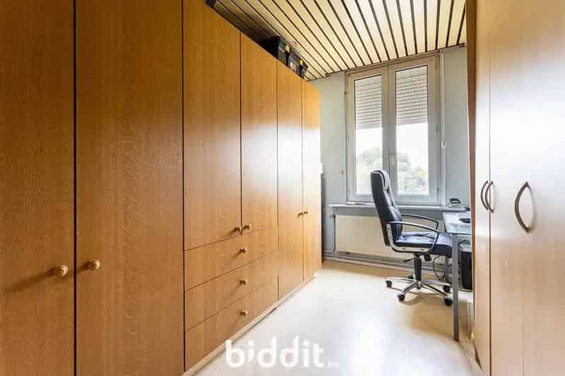 GUNSTIG GELEGEN WONING MET 4 SLAAPKAMERS