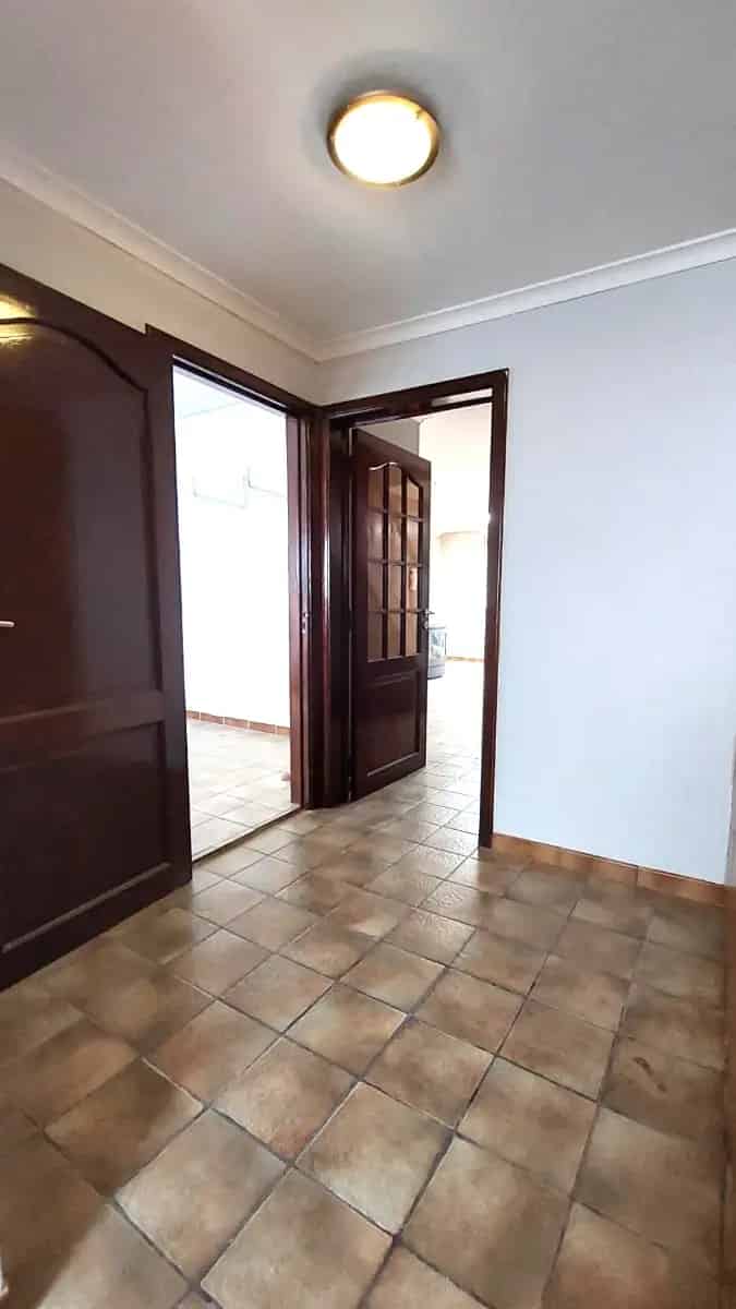 Rijwoning te Oostende 2 slaapkamers Garage Koer