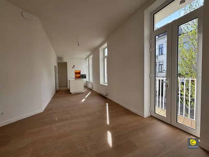 Gerenoveerd 2 Slaapkamer Appartement Antwerpen Zuid Terras