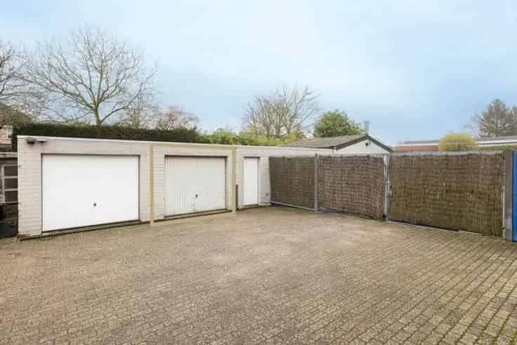 Duplex Appartement Te Koop met Garage en Studio