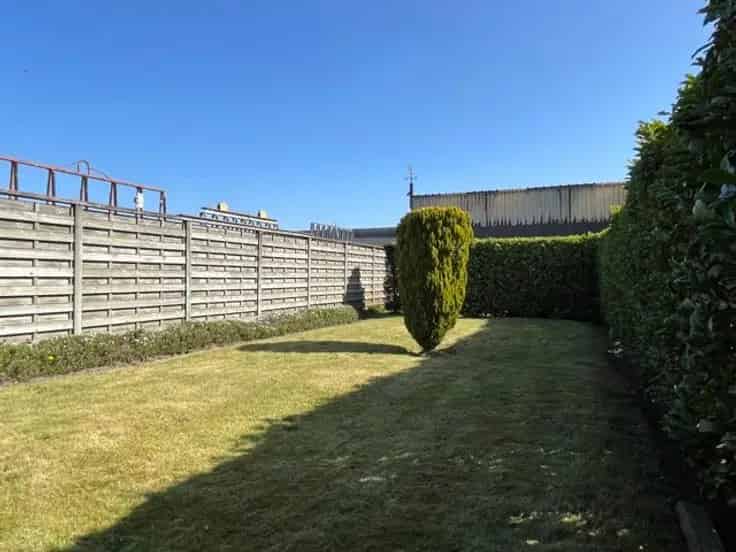 Huis Te Koop Maldegem: Alleenstaande woning met tuin