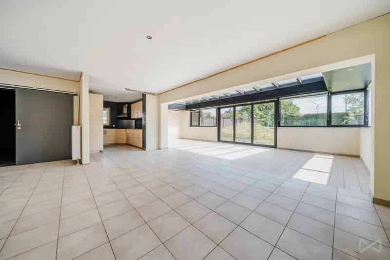 Ruime villa 6 slaapkamers te koop