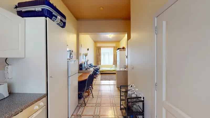 Huis te Ixelles 6 Appartementen Hoog Rendement 680