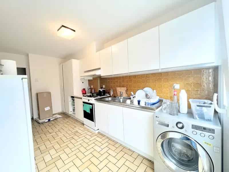 Appartementengebouw 4 Appartementen 3 Garages
