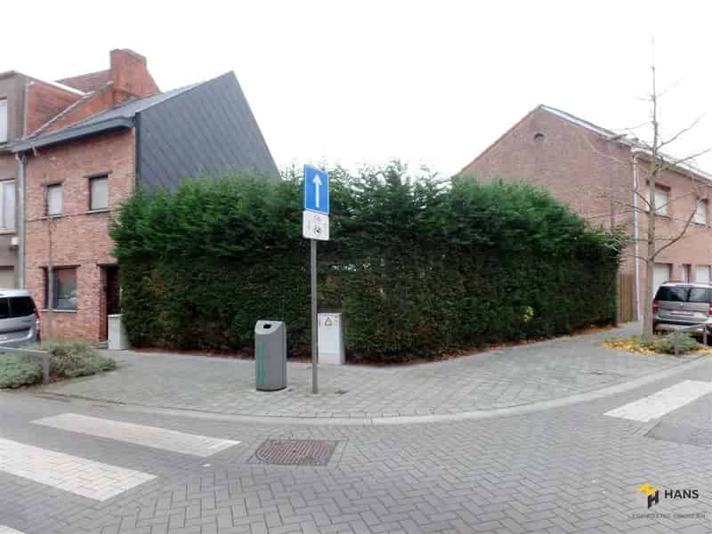Bouwgrond te Huur Ekeren 92m2 Halfopen Bebouwing