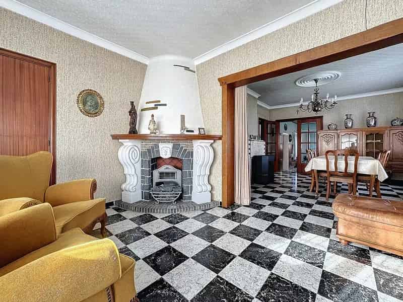Huis te koop Hillegem: 4 slaapkamers, tuin, loods