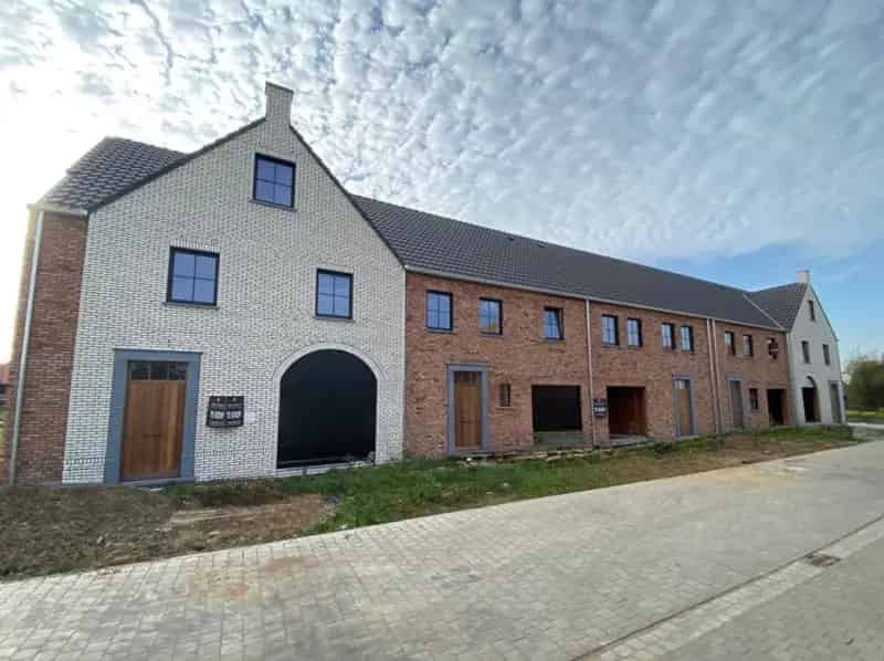 Nieuwbouw Woningen Astene: Ruime Halfopen en Gesloten Bebouwing