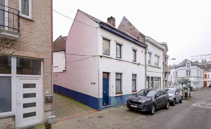 Huis Te Koop Sint-Pieters-Woluwe: 75m² Gerenoveerde Driegevelwoning