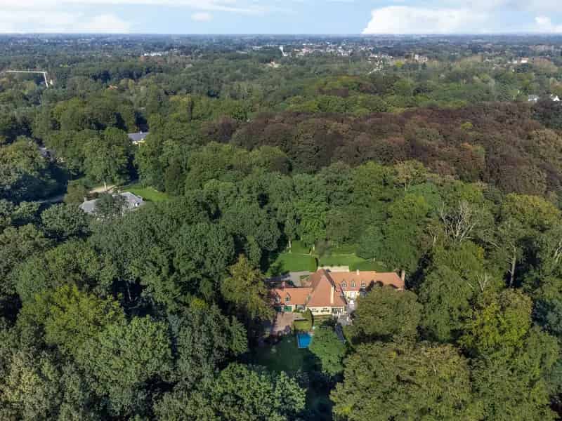 Huis te huur Schilde: Exclusieve Villa met Zwembad en 1,4 Hectare Tuin