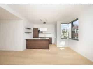 Appartement te Koop Ukkel 113m2 - Luxe Afwerking Nabij Sint Pietersplein