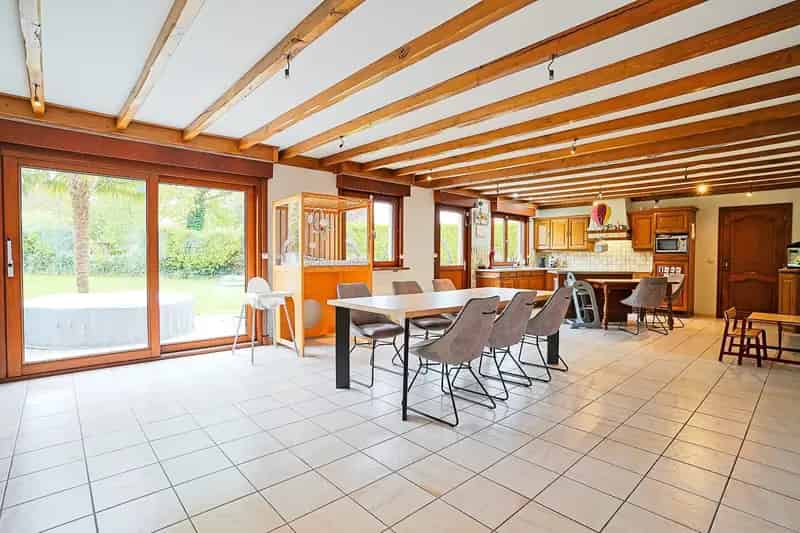 Huis te koop: Ruime open bebouwing met grote tuin