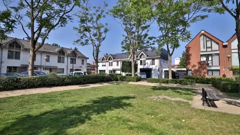Huis te koop Mortsel: 4 slaapkamers, garage, instapklaar