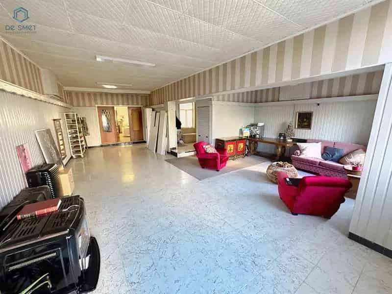 Ruime woning met veel potentieel te koop
