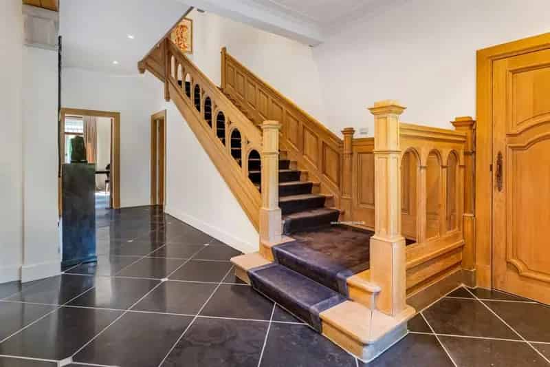 Luxe villa te Brasschaat met 5 slaapkamers en zwembad