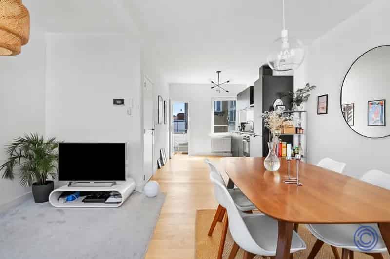 Appartement te koop Antwerpen 2 slaapkamers zonnig terras gerenoveerd