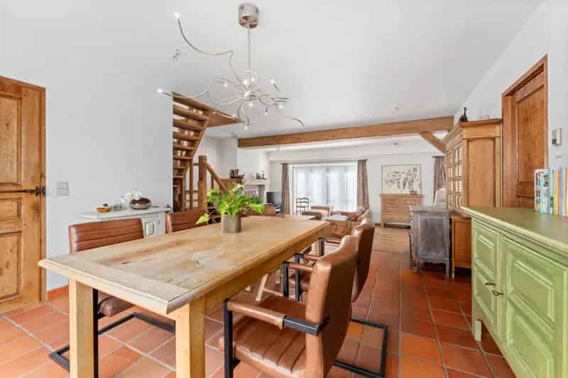 Huis te koop: Ruime woning 4 slaapkamers, terras, centrumlocatie
