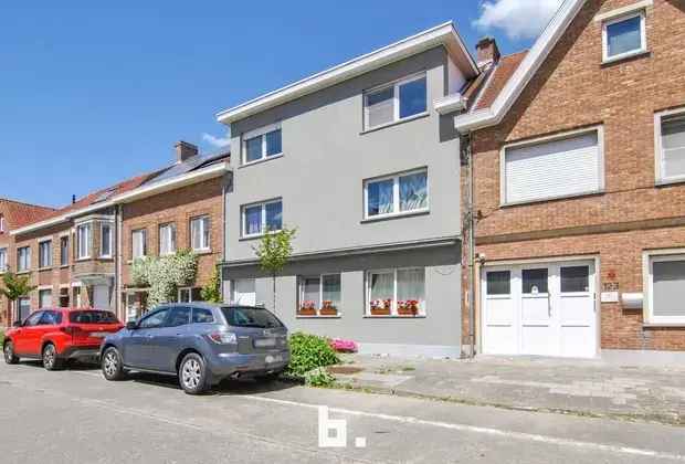 Nieuwbouw woning met 4 slaapkamers en garage met perfect georiënteerde tuin