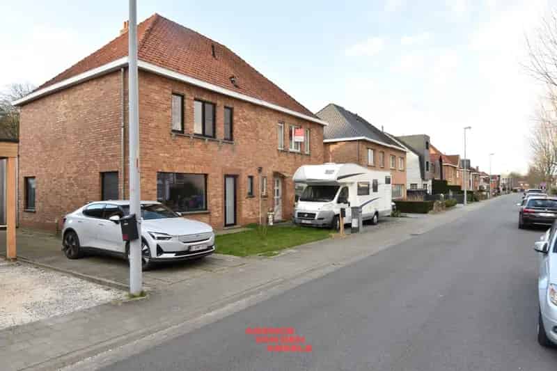 Rustig gelegen halfopen bebouwing 3 slaapkamers tuin
