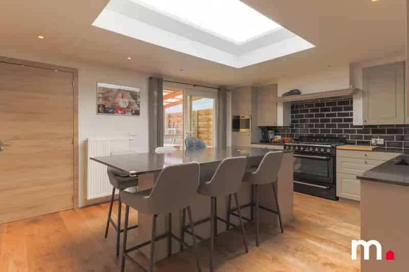 Huis te koop in Harelbeke: Ruime moderne woning met oog voor detail