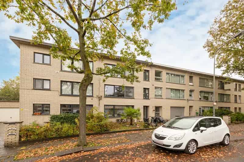 Gerenoveerd 2 Slaapkamer Appartement Mortsel Toplocatie