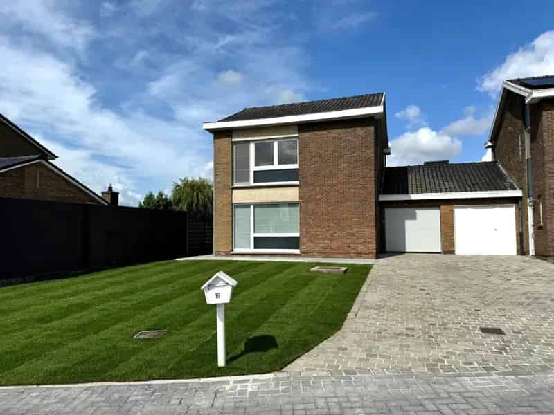 Halfopen Woning 3 Slaapkamers Rustige Ligging