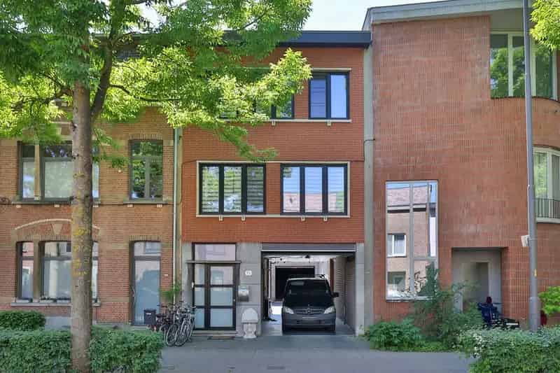 Bel-"etage Mortsel met Magazijn 215m


