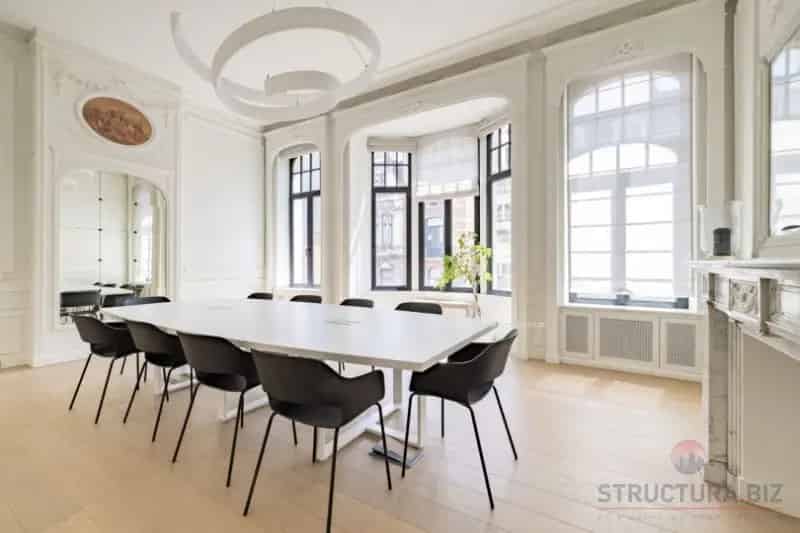 Kantoren te Huur Ixelles: Karaktervol Huis met Terrassen