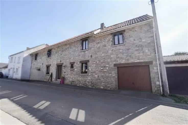 Huis te koop Ermeton-sur-Biert: Landelijke charme met 3 slaapkamers