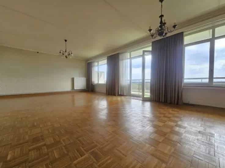 Appartement 110m² te renoveren nabij Roodebeek