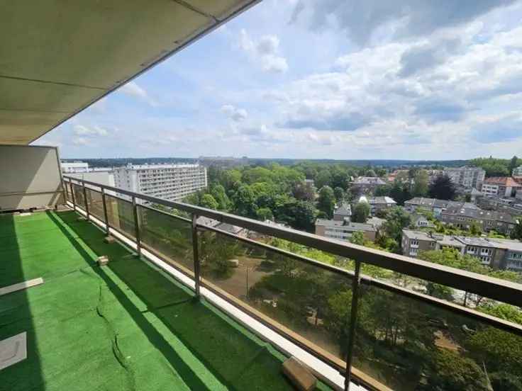 Appartement te koop in Roodebeek met terras en ruime indeling