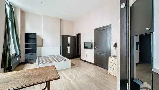 IXELLES - CHARMANT GEMEUBILEERD STUDIO-APPARTEMENT VAN 36M²