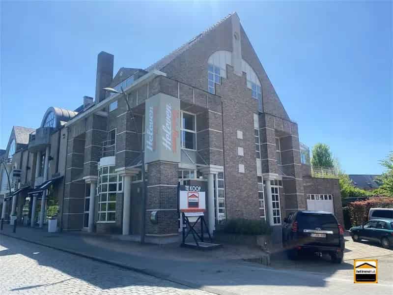 Handelspand met Woning Diepenbeek - 5 slaapkamers - Centrum