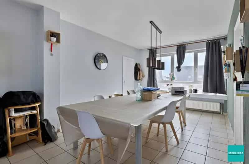 Ruim appartement 160m2 3 slaapkamers groot terras garage
