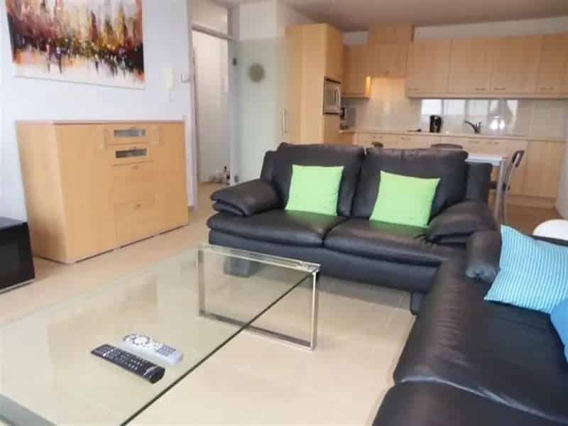 Lichtrijk Modern Appartement te Huur